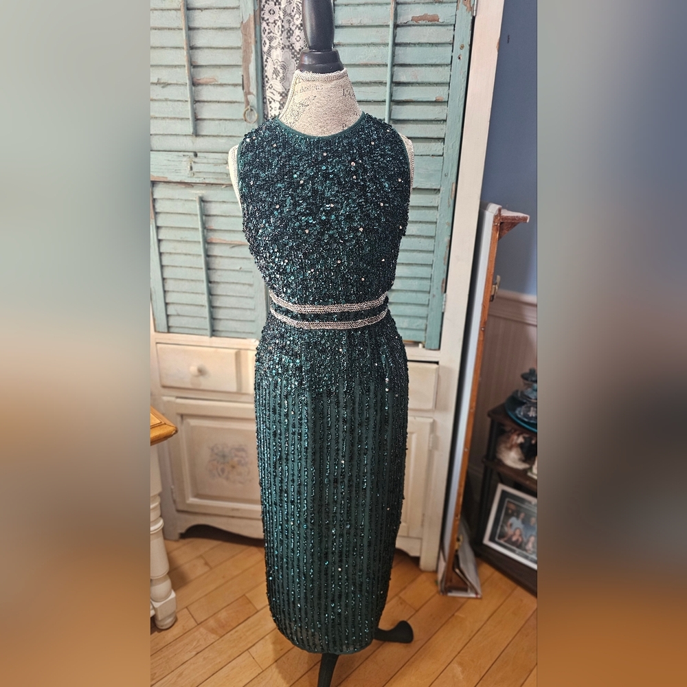 NWOT Mac Duggal Emerald Green And Silverl Sequin Midi Dress